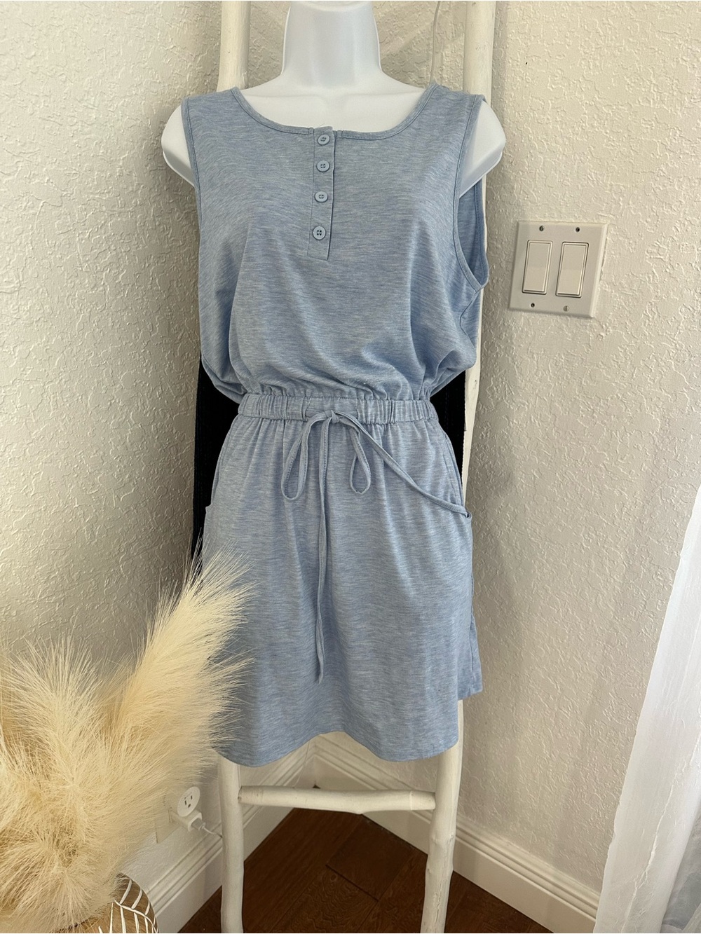 Meduim Sleeveless Light Blue Drawstring Waist Dress